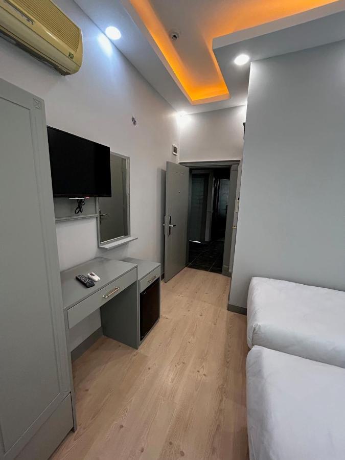 Crowned Plus Hotel Истанбул Екстериор снимка
