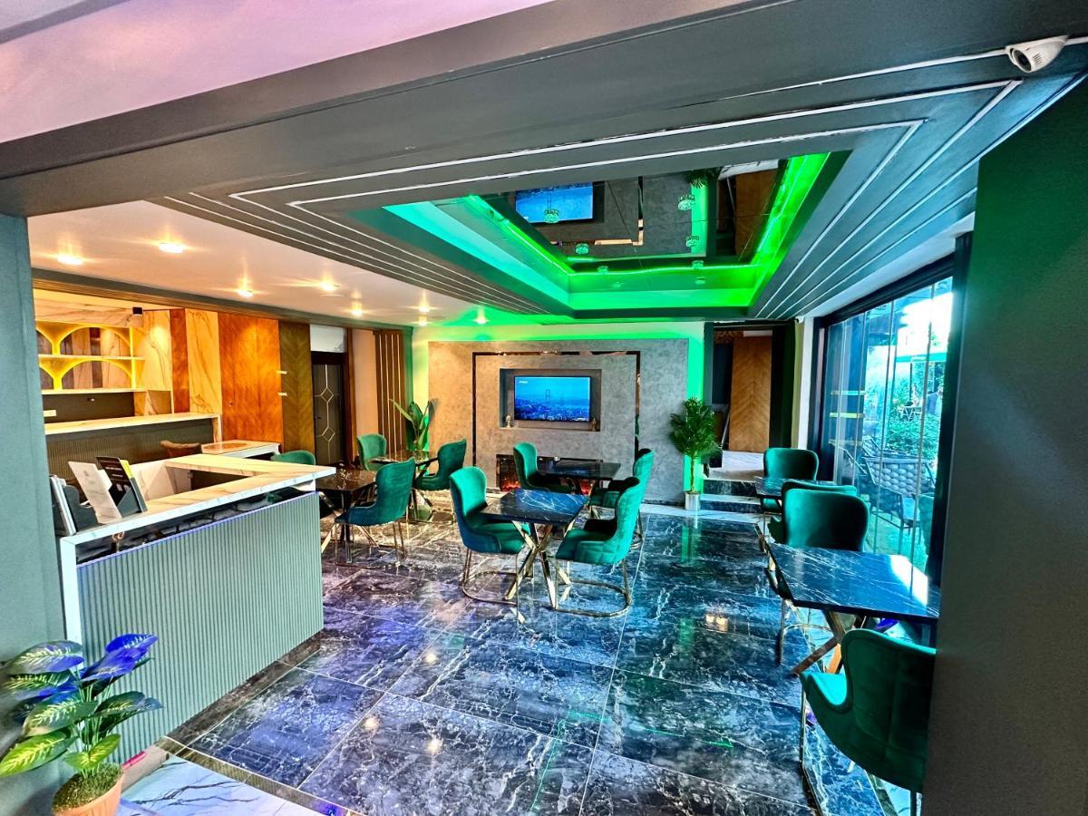 Crowned Plus Hotel Истанбул Екстериор снимка