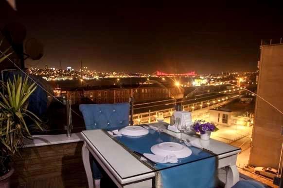 Crowned Plus Hotel Истанбул Екстериор снимка