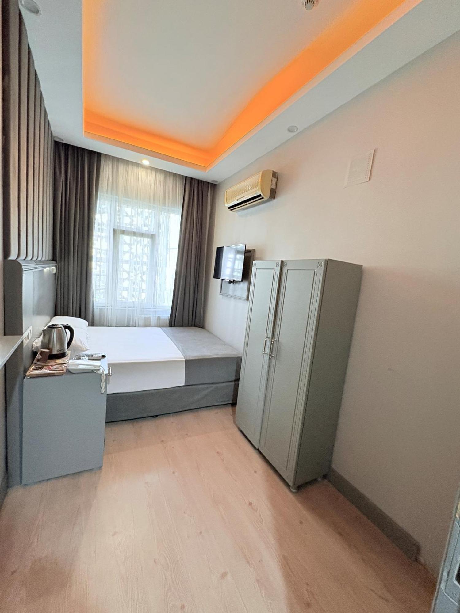 Crowned Plus Hotel Истанбул Екстериор снимка